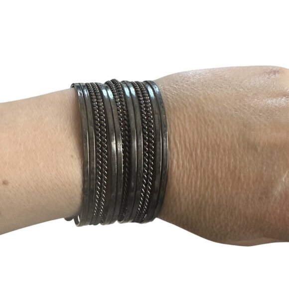 One Size Multi-Layer Wired Dark Metal Cuff Bracelet Very Good Condition - Picture 1 of 5